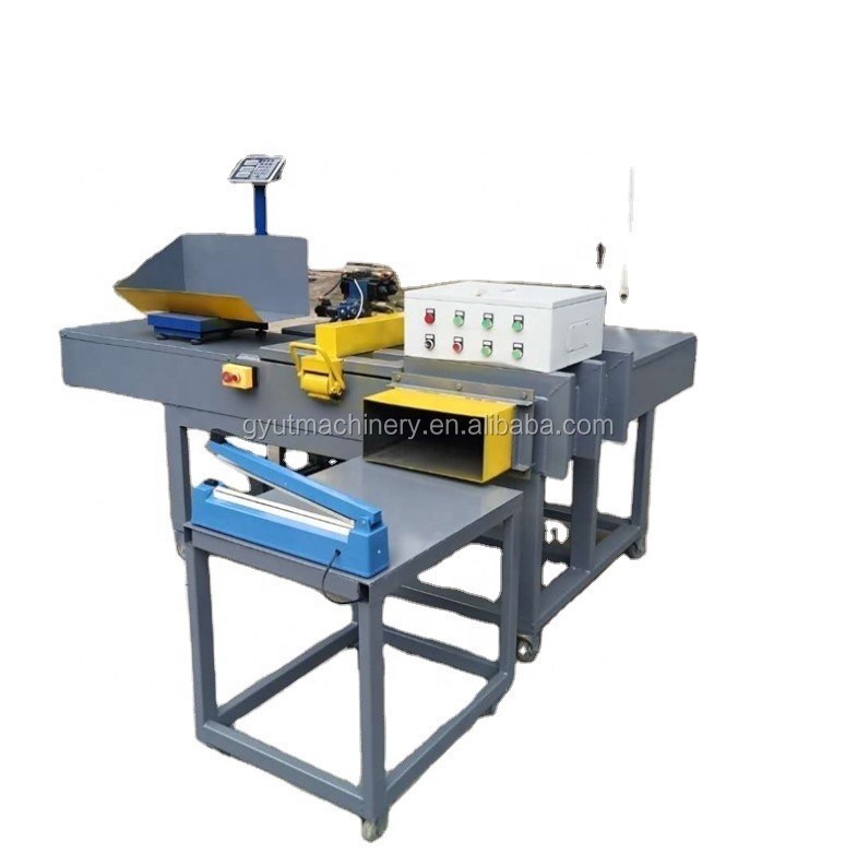 Automatic Weighting Wood Sawdust Bagging Machine for Small Animal Bedding 0.9kg Per Bag