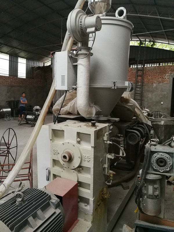 Second Hand Counter-Rotating Conical Twin-Screw Extruder Complete Mold for Plastic Pipe