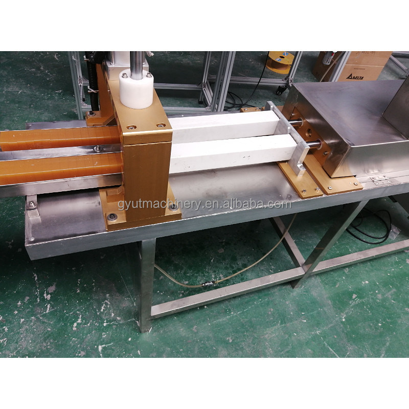 2020 in Germany Pneumatic Soap Cutting Machine with 26kg Weight Japan Pneumatic UT 26